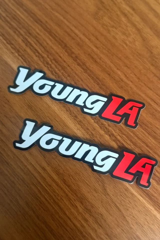 undefined Sticker Rojo y Blanco Youngla