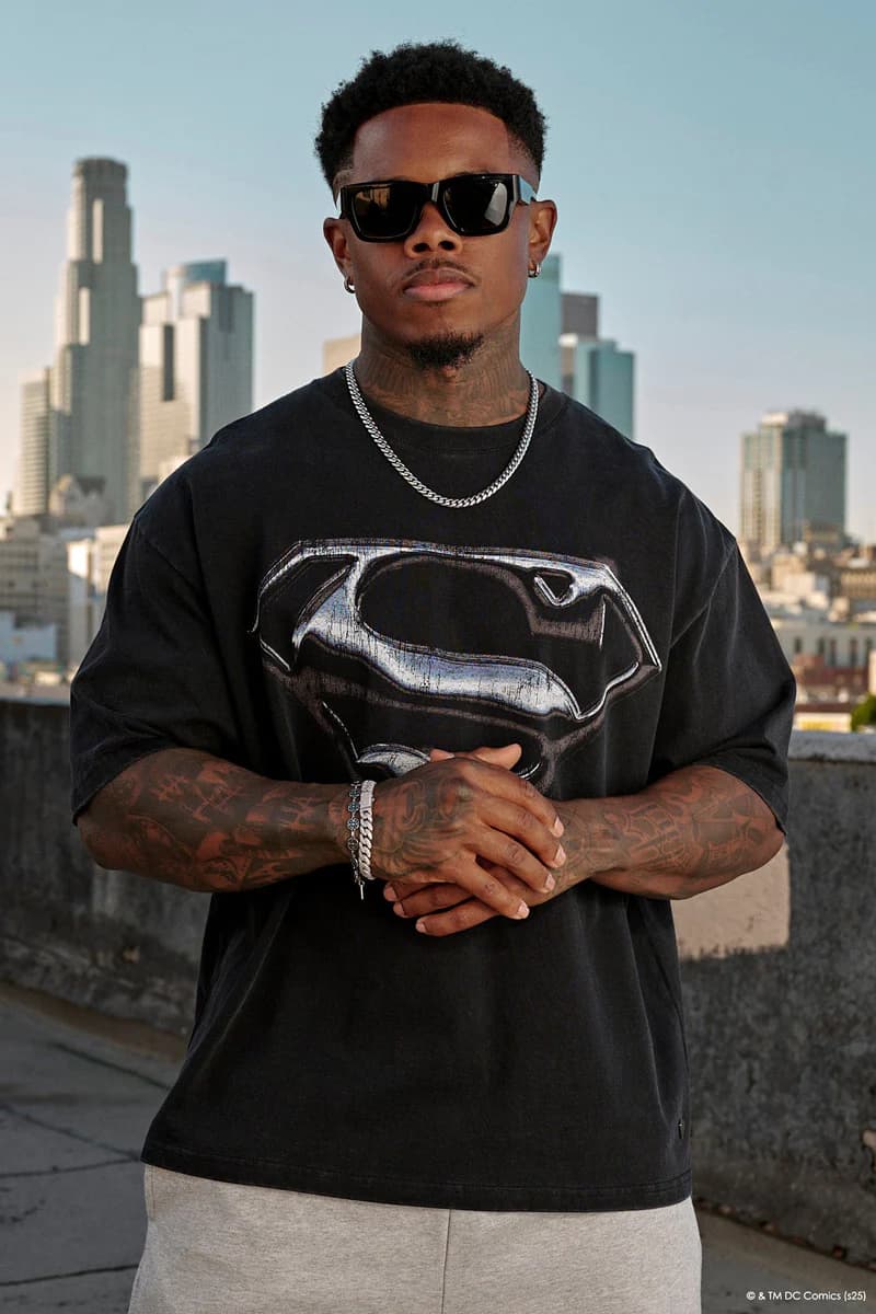 undefined 4044 - Superman Tees - Chrome Logo