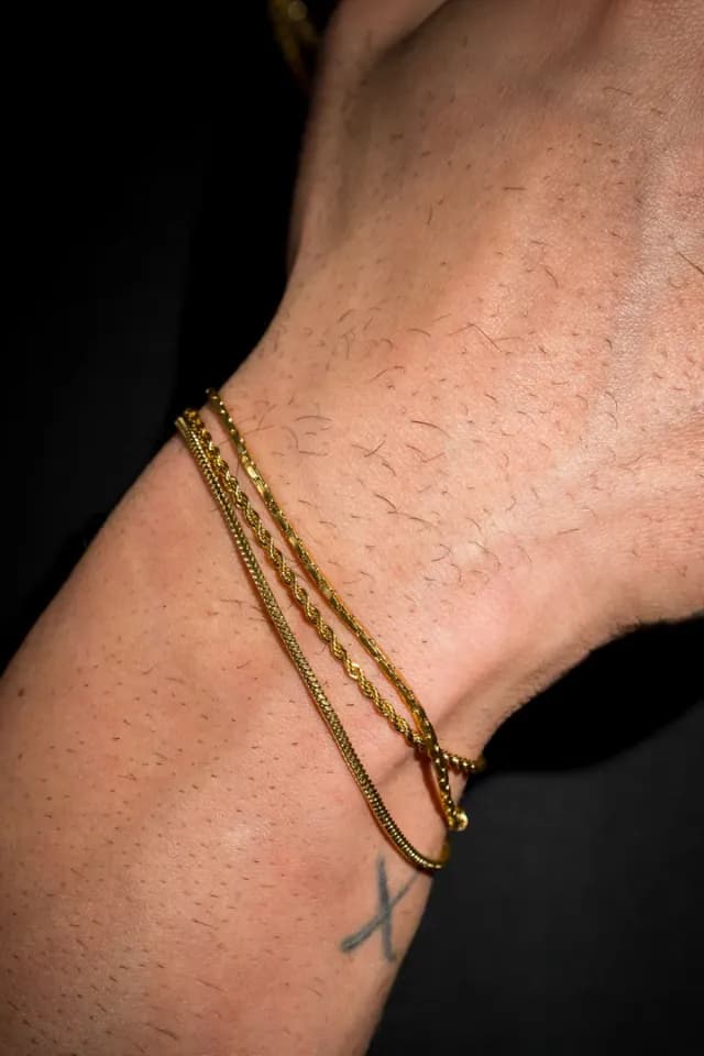 undefined Minimal Wire Bracelet - Gold RG374 